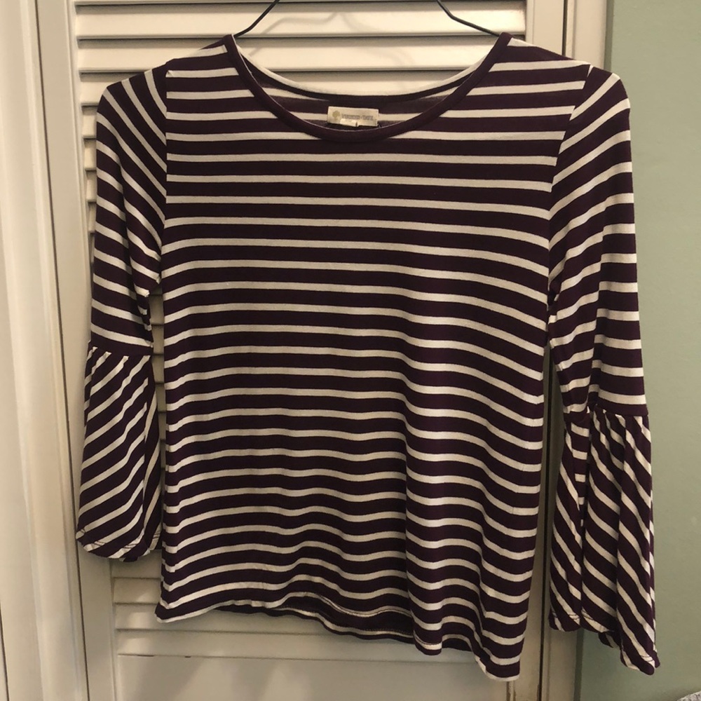 Fluted sleeve striped shirt